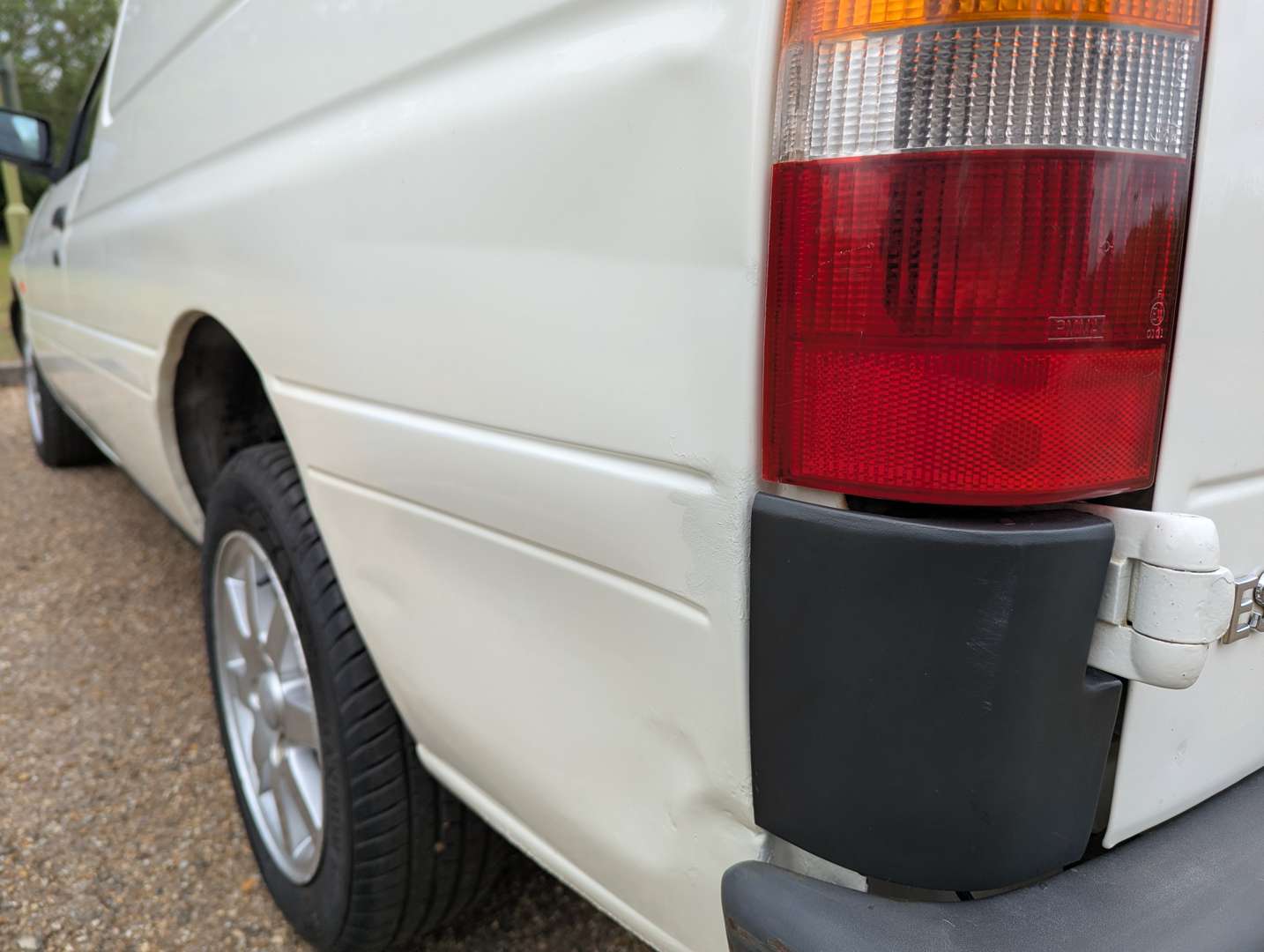<p>2002 FORD ESCORT 75D VAN</p>
