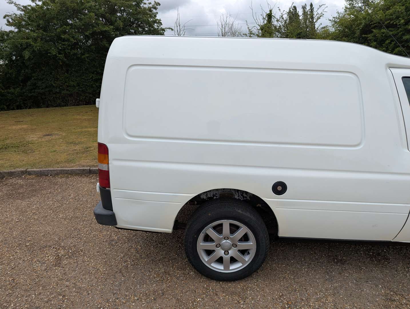 <p>2002 FORD ESCORT 75D VAN</p>