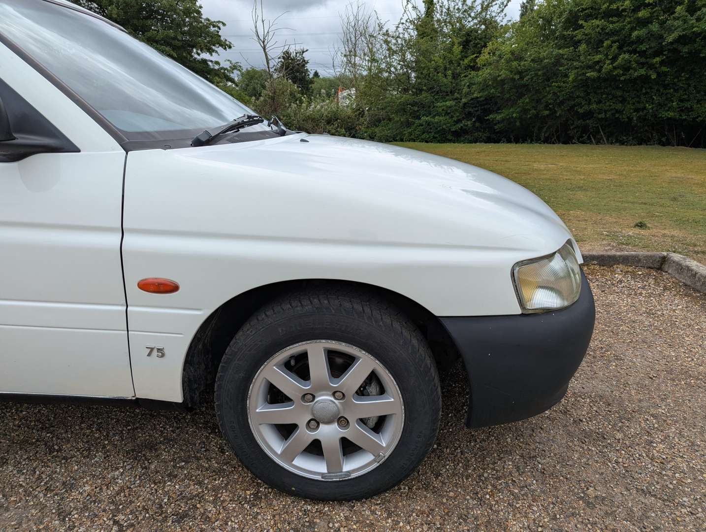 <p>2002 FORD ESCORT 75D VAN</p>