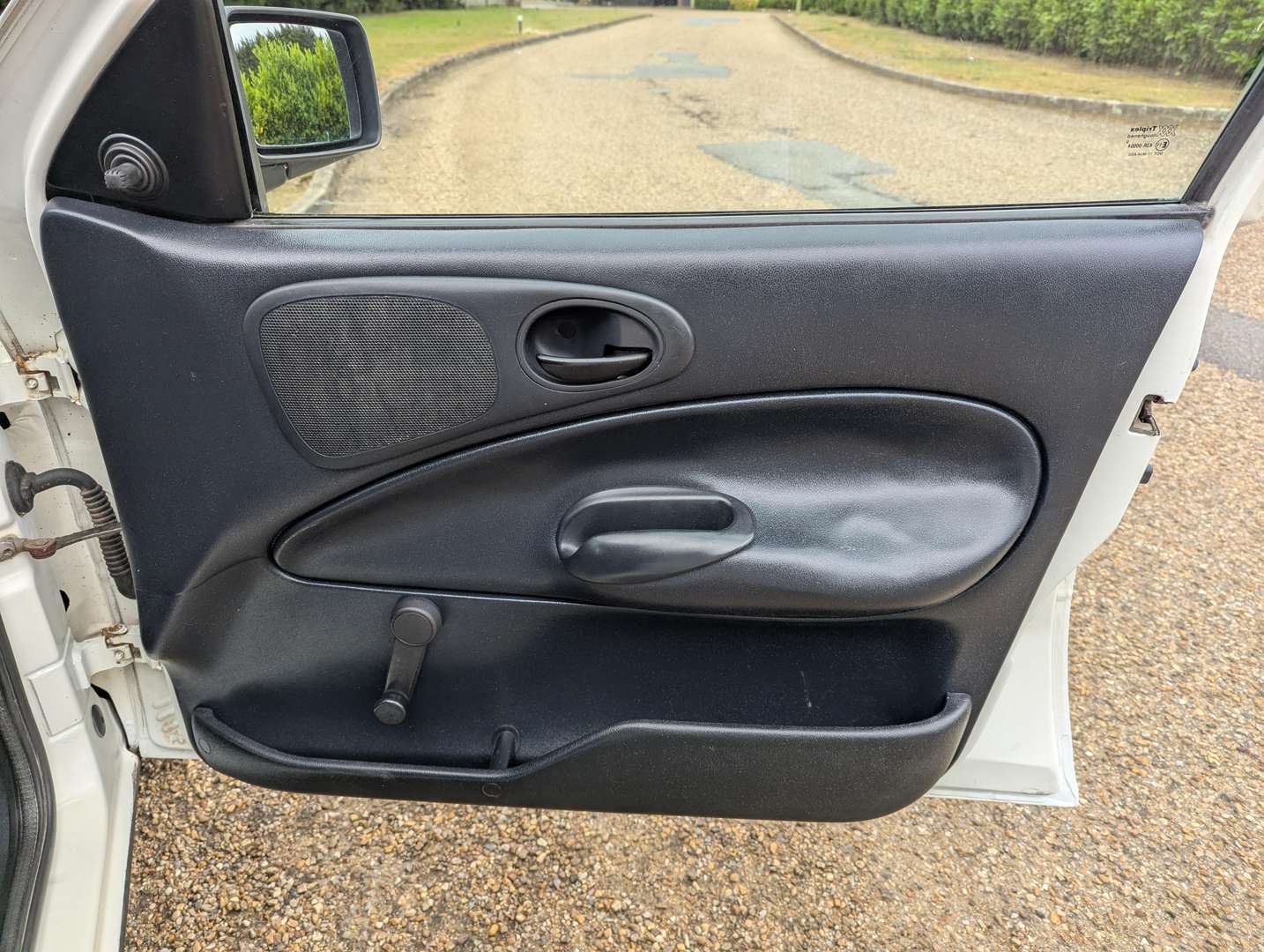 <p>2002 FORD ESCORT 75D VAN</p>