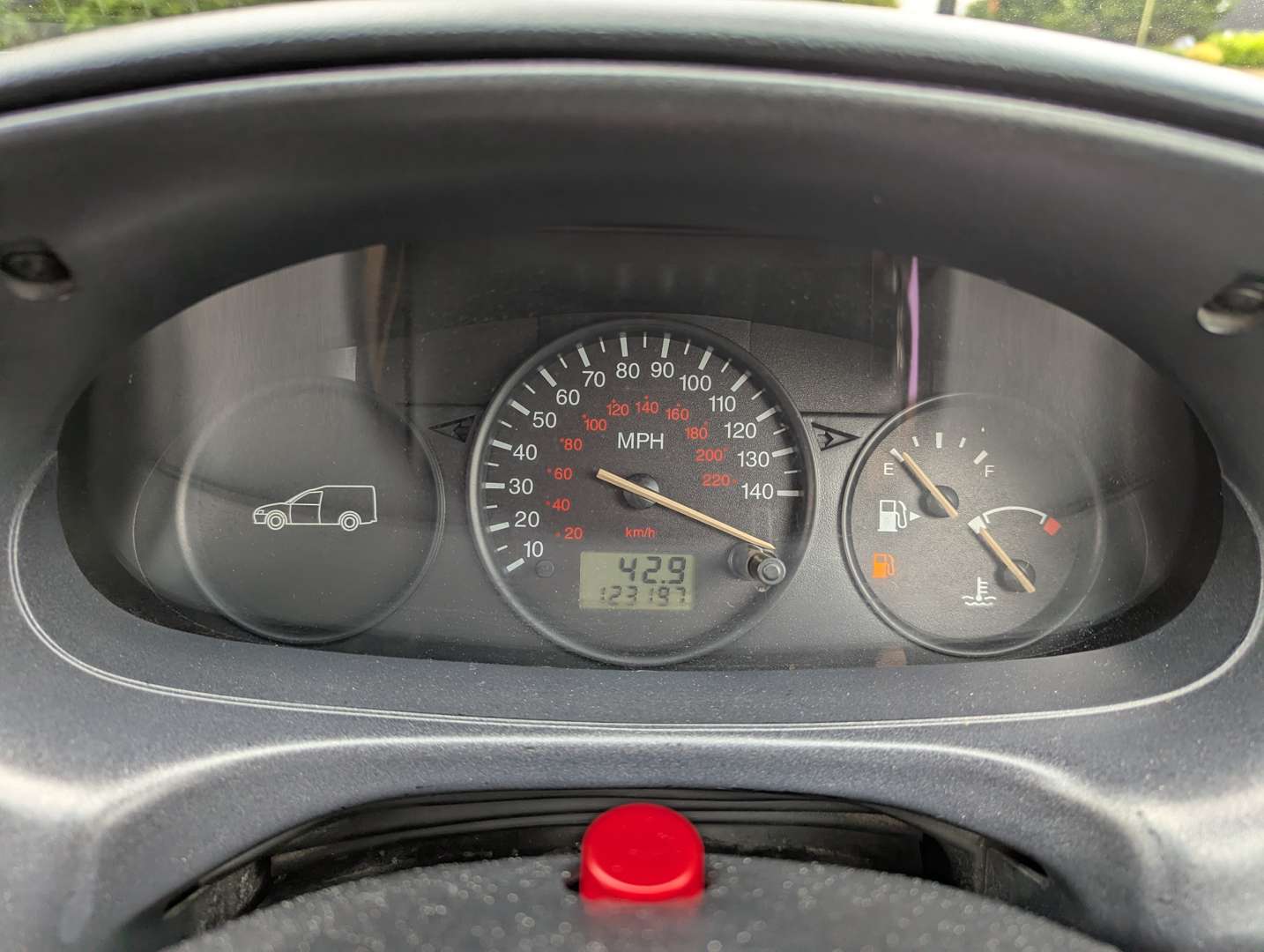 <p>2002 FORD ESCORT 75D VAN</p>