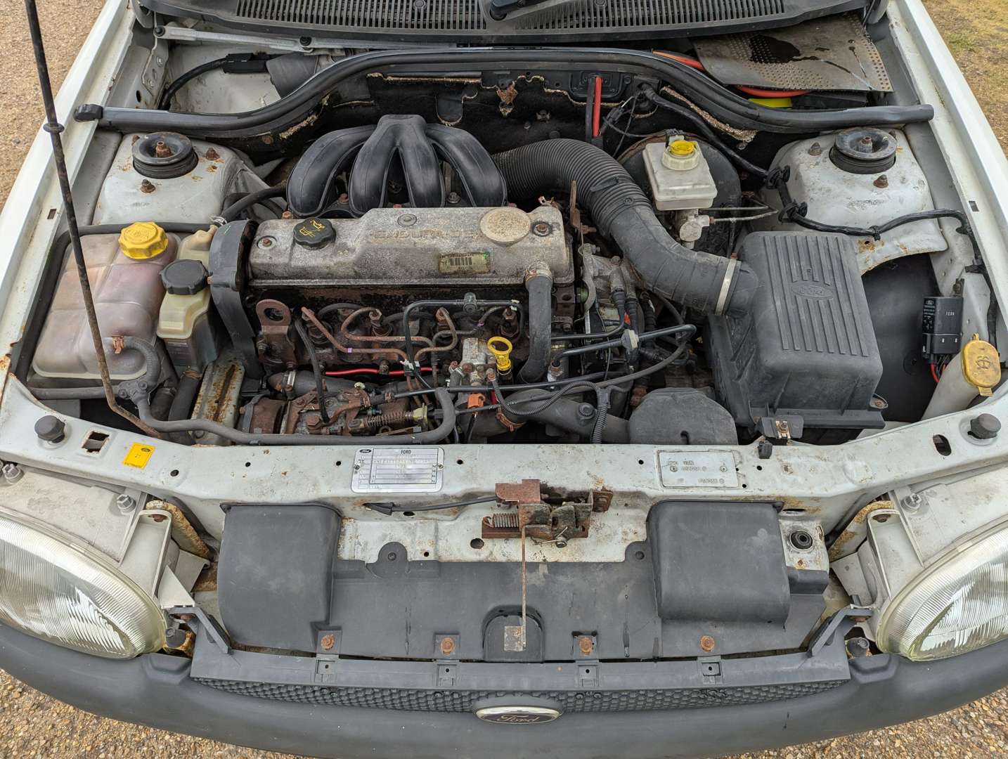 <p>2002 FORD ESCORT 75D VAN</p>