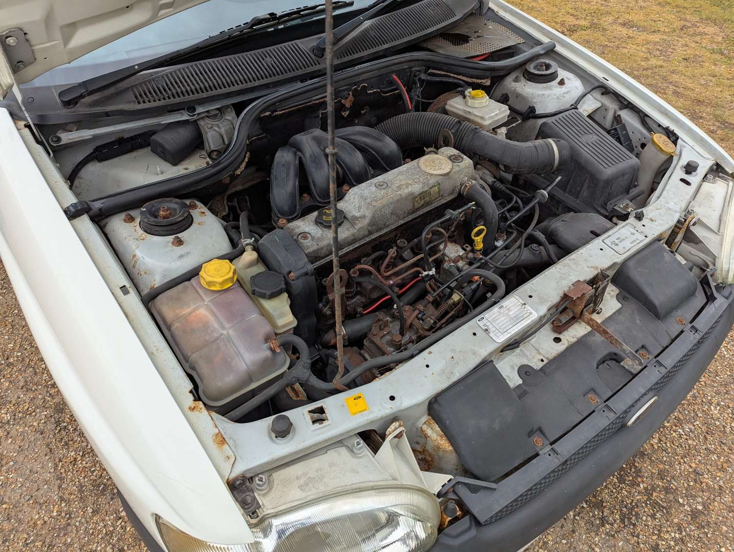<p>2002 FORD ESCORT 75D VAN</p>