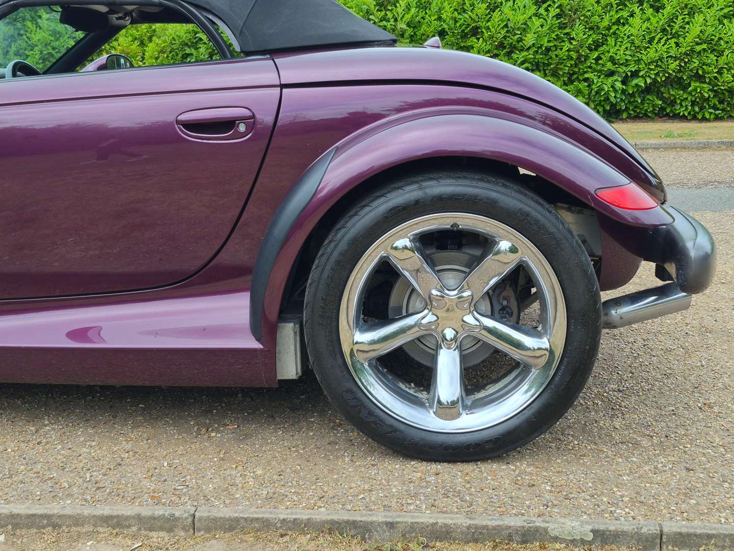 <p>1999 PLYMOUTH PROWLER LHD</p>