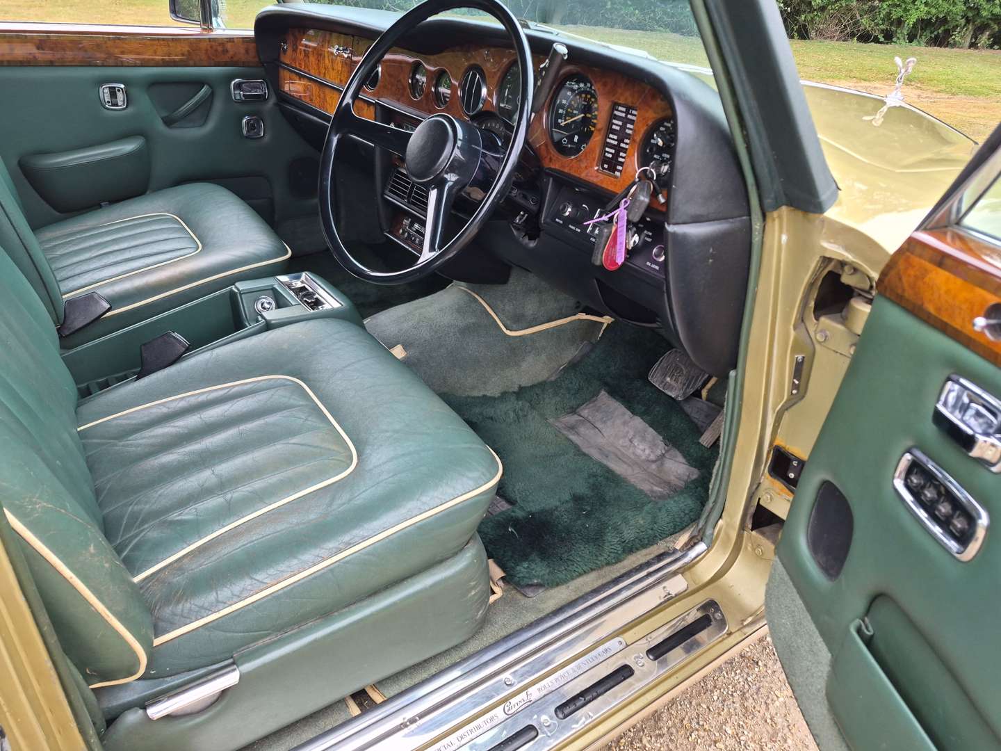 <p>1979 ROLLS ROYCE SILVER SHADOW II</p>