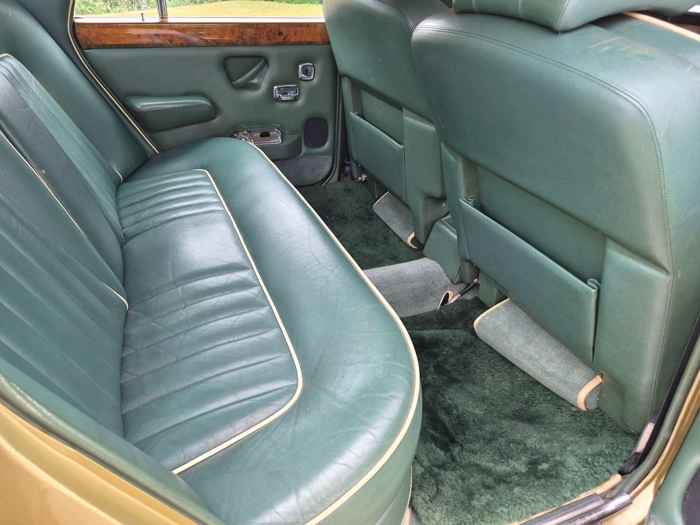 <p>1979 ROLLS ROYCE SILVER SHADOW II</p>