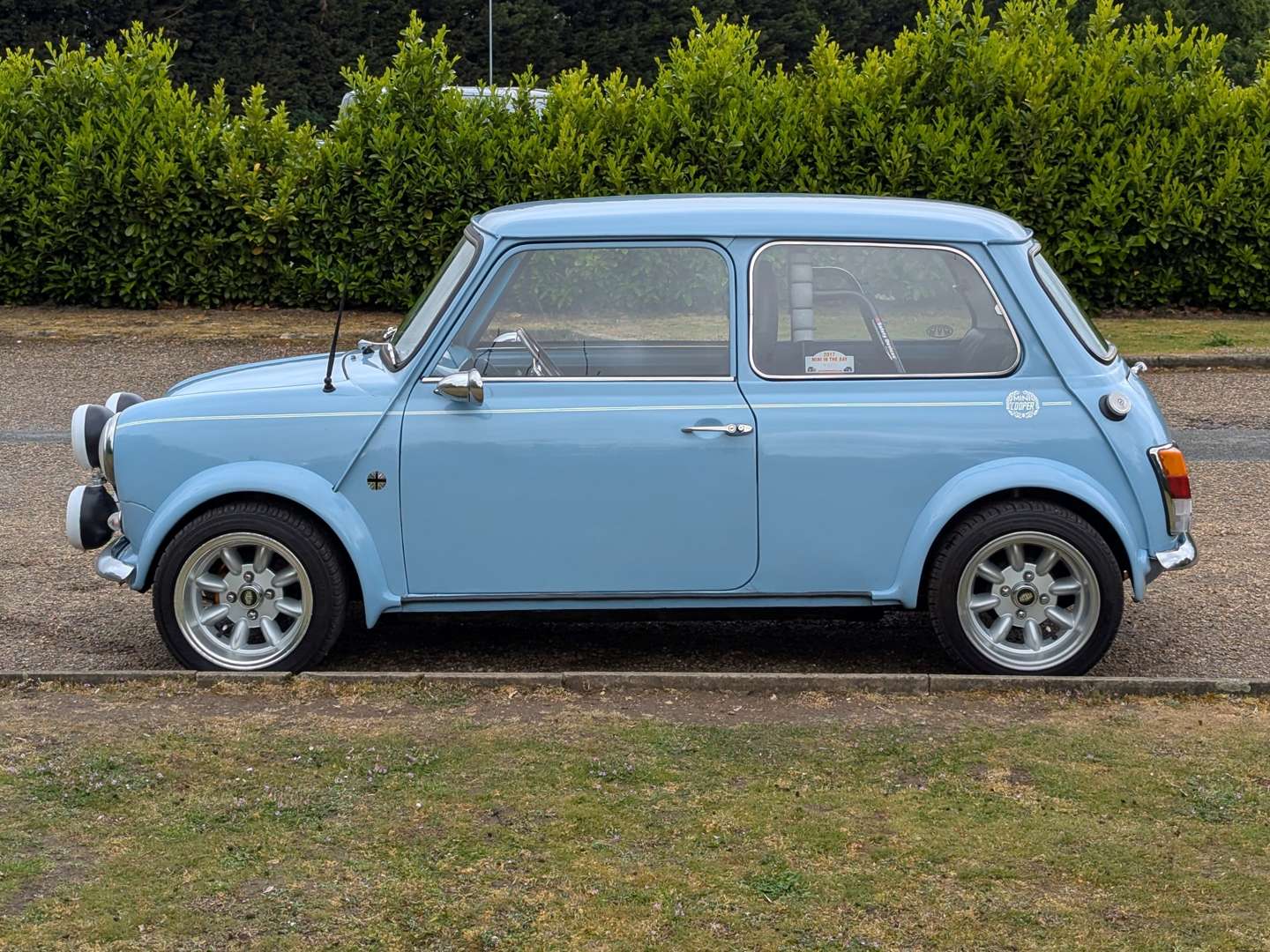<p>1968 AUSTIN MINI 1000</p>