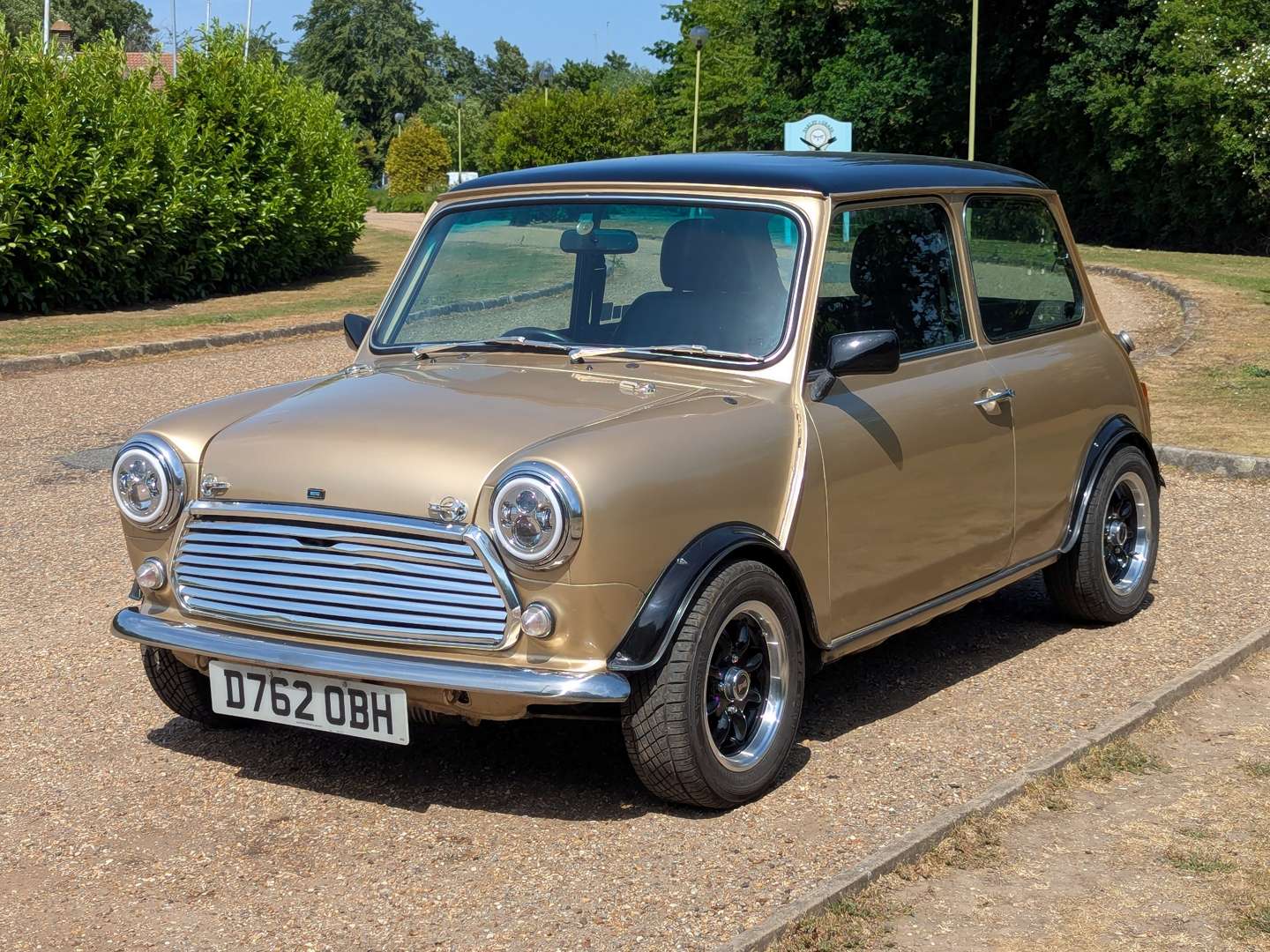 <p>1986 MORRIS MINI</p>