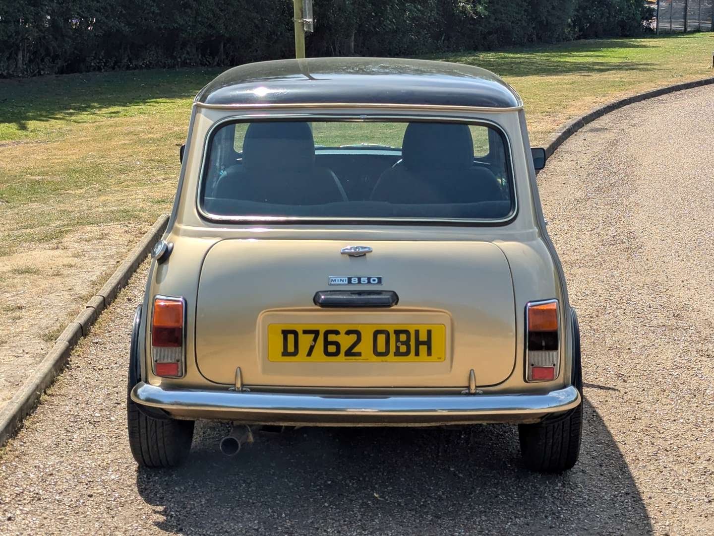 <p>1986 MORRIS MINI</p>