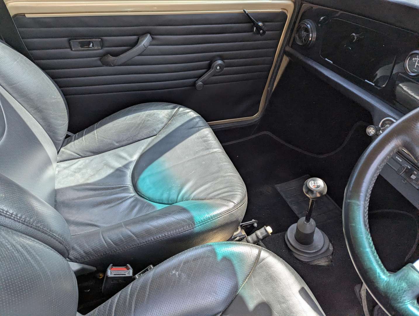 <p>1986 MORRIS MINI</p>
