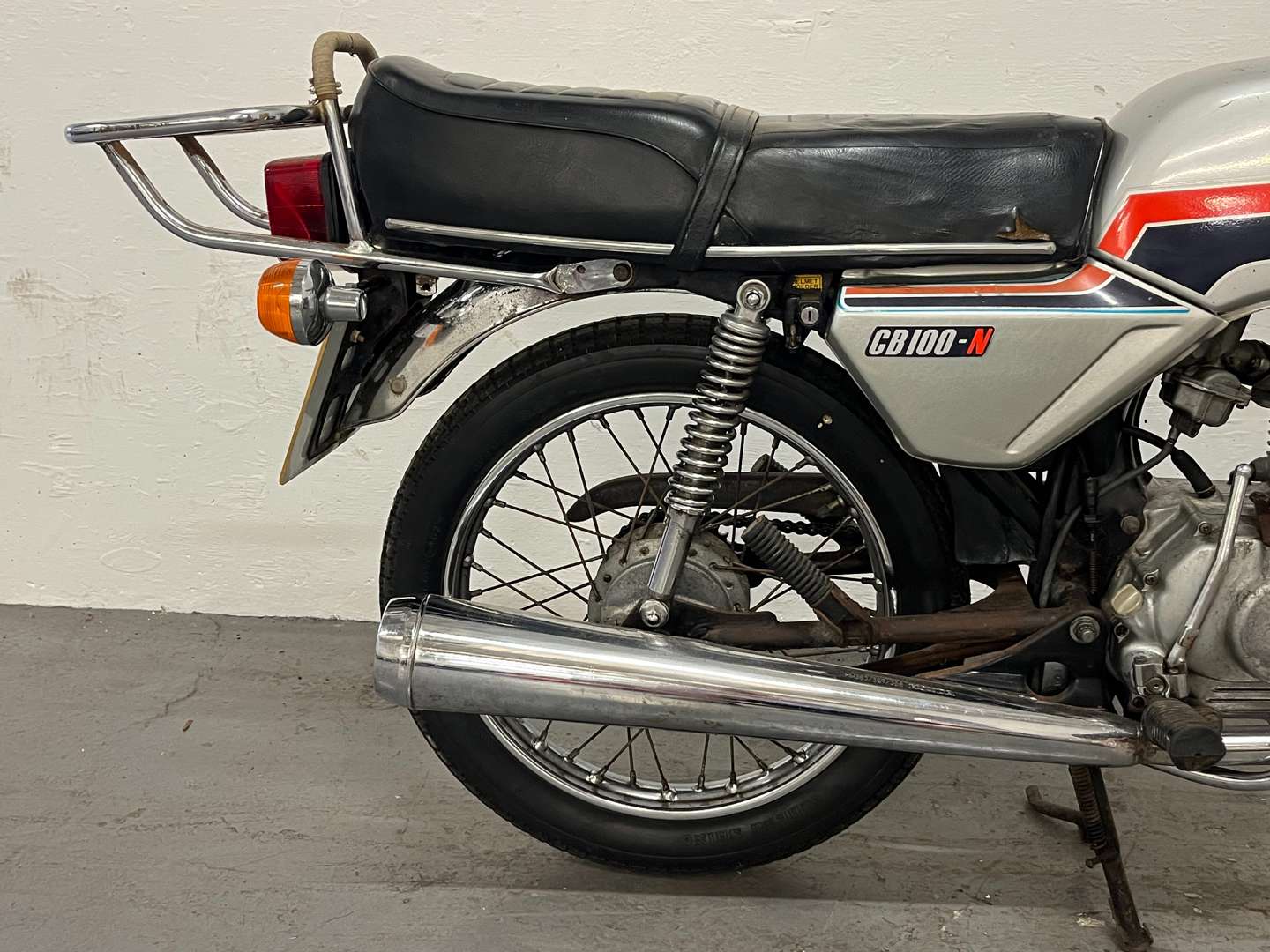 <p>1981 HONDA CB100N</p>
