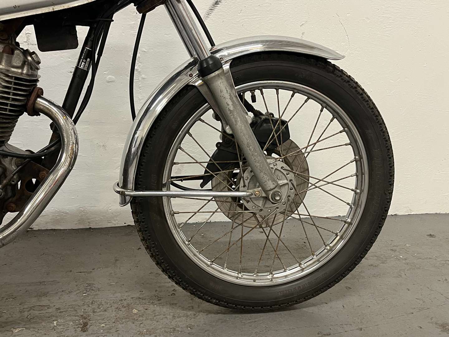 <p>1981 HONDA CB100N</p>
