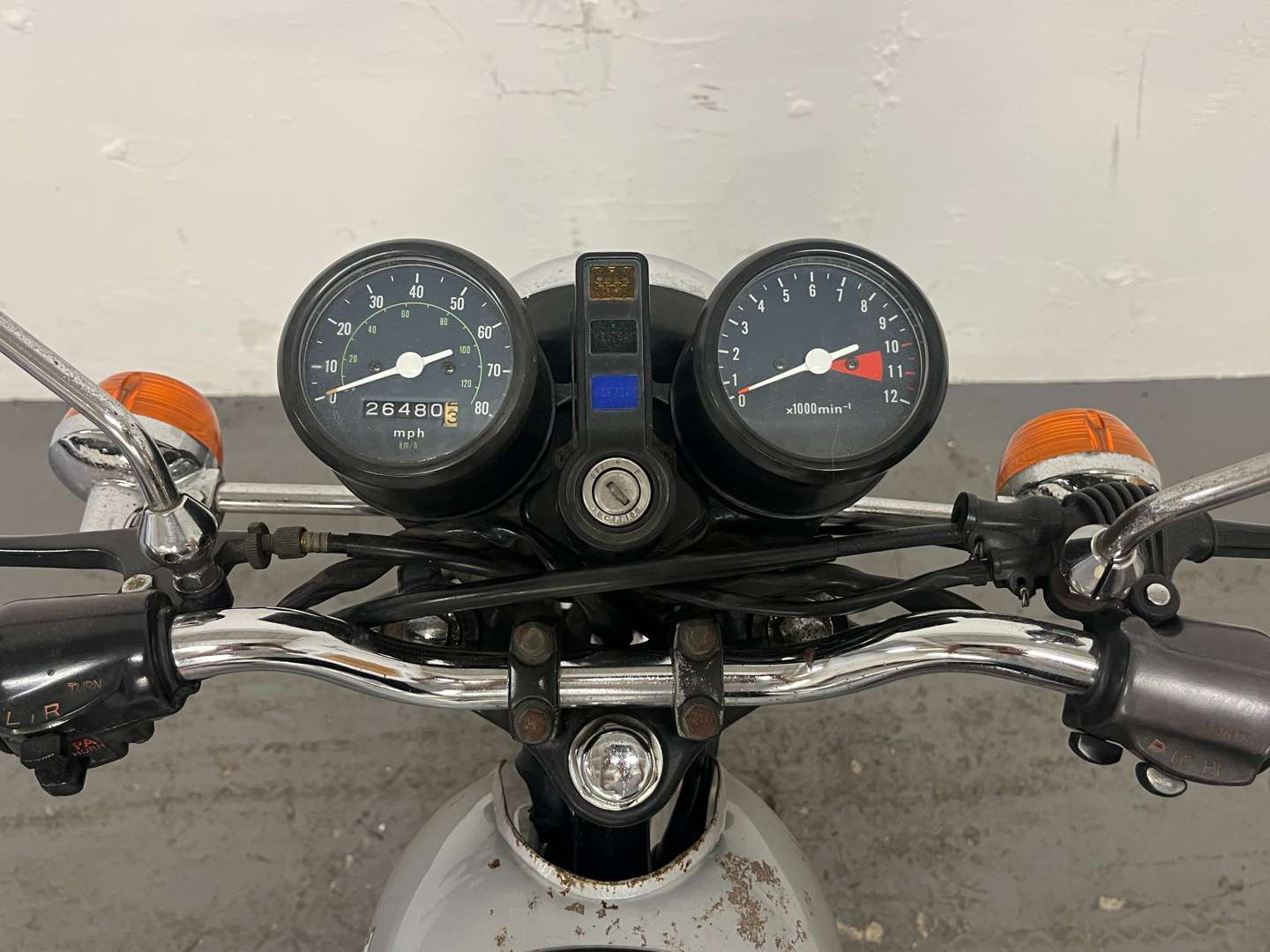 <p>1981 HONDA CB100N</p>