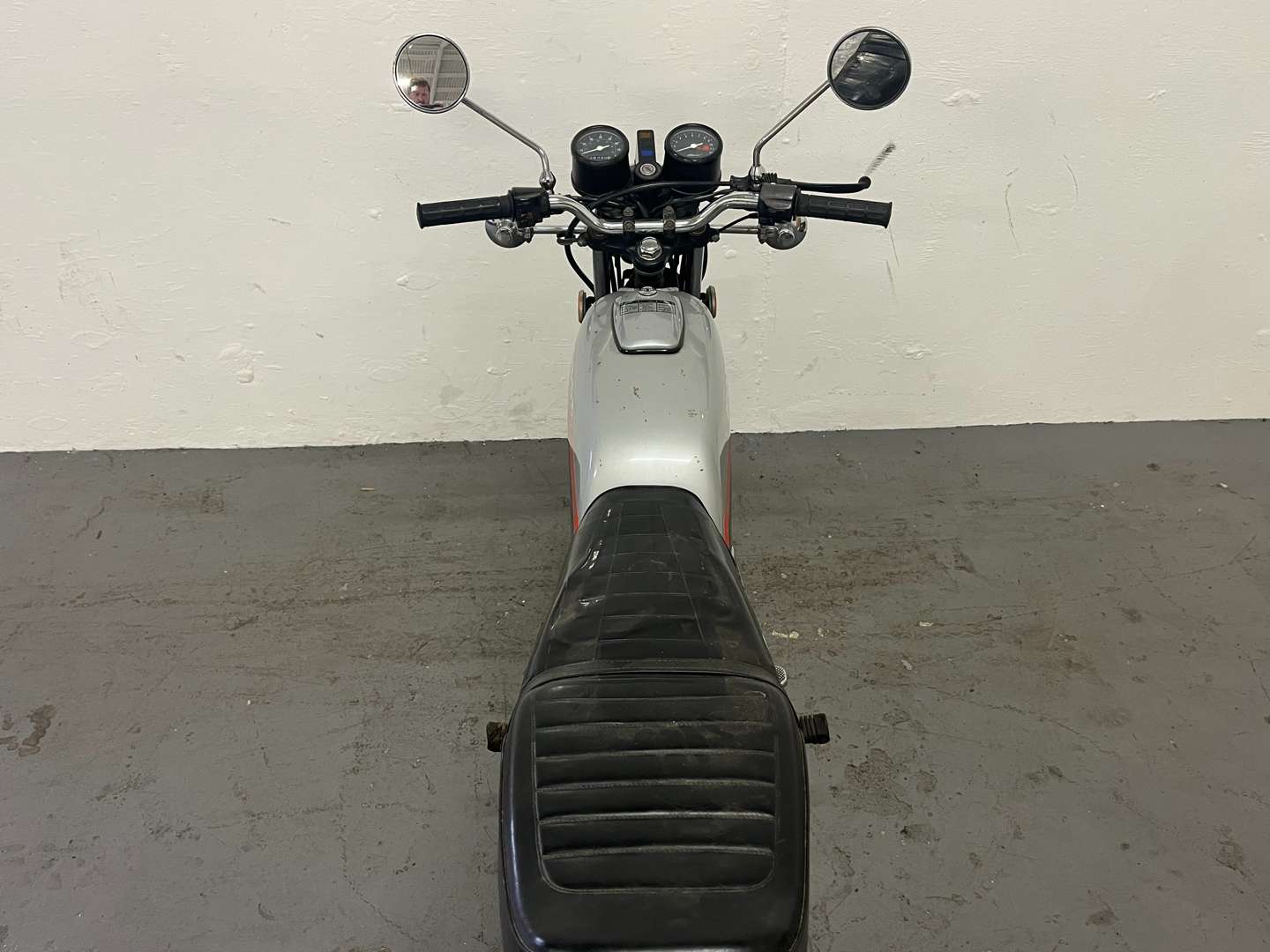 <p>1981 HONDA CB100N</p>