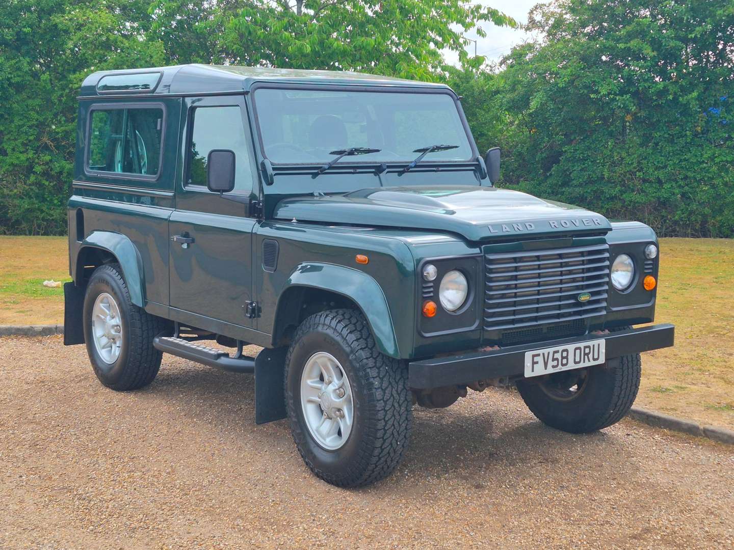 <p>2009 LAND ROVER DEFENDER 90 COUNTY HY SWB</p>
