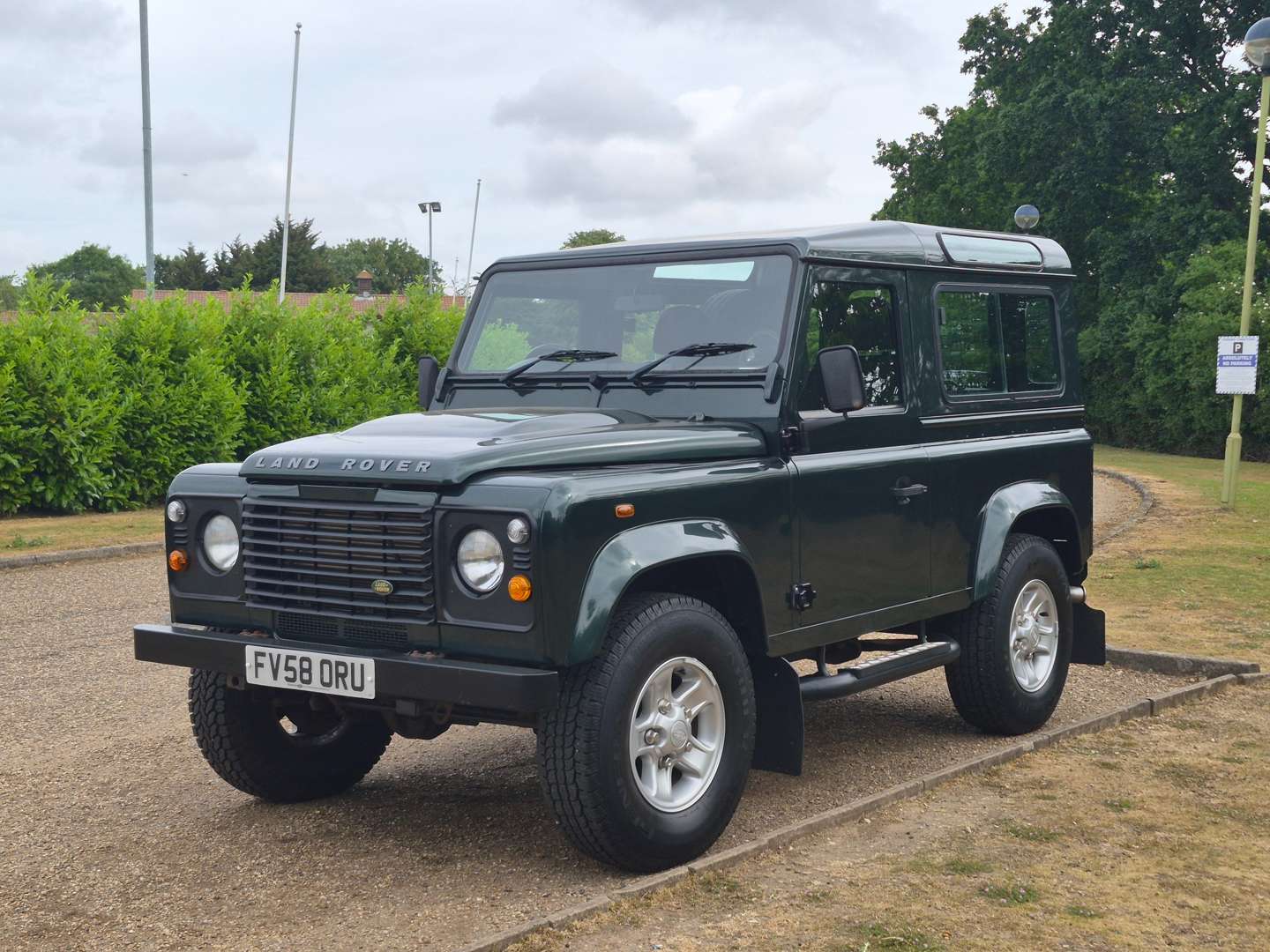 <p>2009 LAND ROVER DEFENDER 90 COUNTY HY SWB</p>