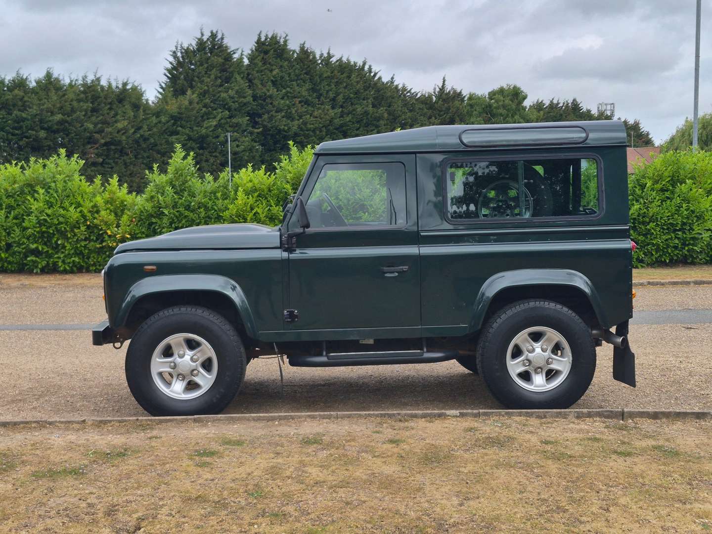 <p>2009 LAND ROVER DEFENDER 90 COUNTY HY SWB</p>