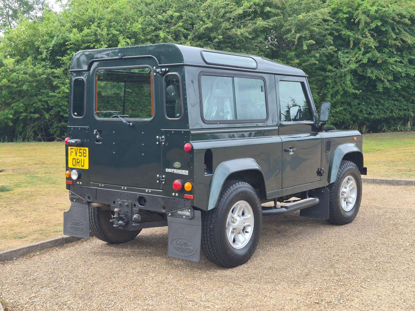 <p>2009 LAND ROVER DEFENDER 90 COUNTY HY SWB</p>