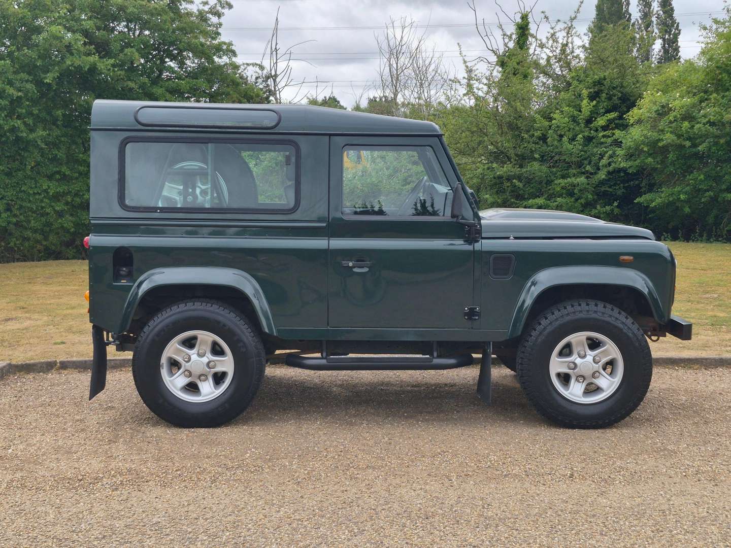 <p>2009 LAND ROVER DEFENDER 90 COUNTY HY SWB</p>