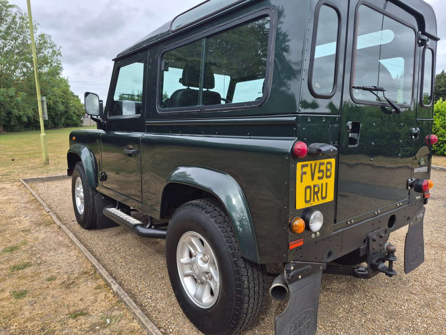 <p>2009 LAND ROVER DEFENDER 90 COUNTY HY SWB</p>