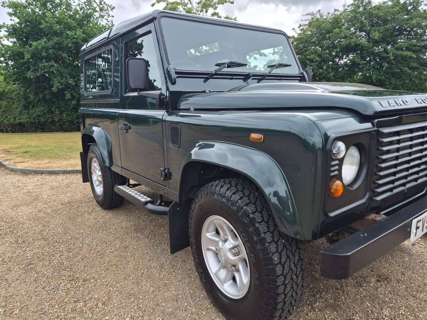<p>2009 LAND ROVER DEFENDER 90 COUNTY HY SWB</p>