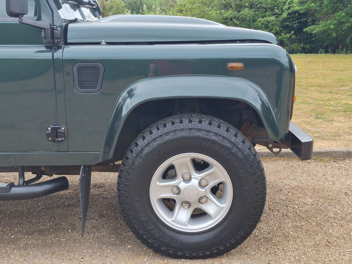 <p>2009 LAND ROVER DEFENDER 90 COUNTY HY SWB</p>