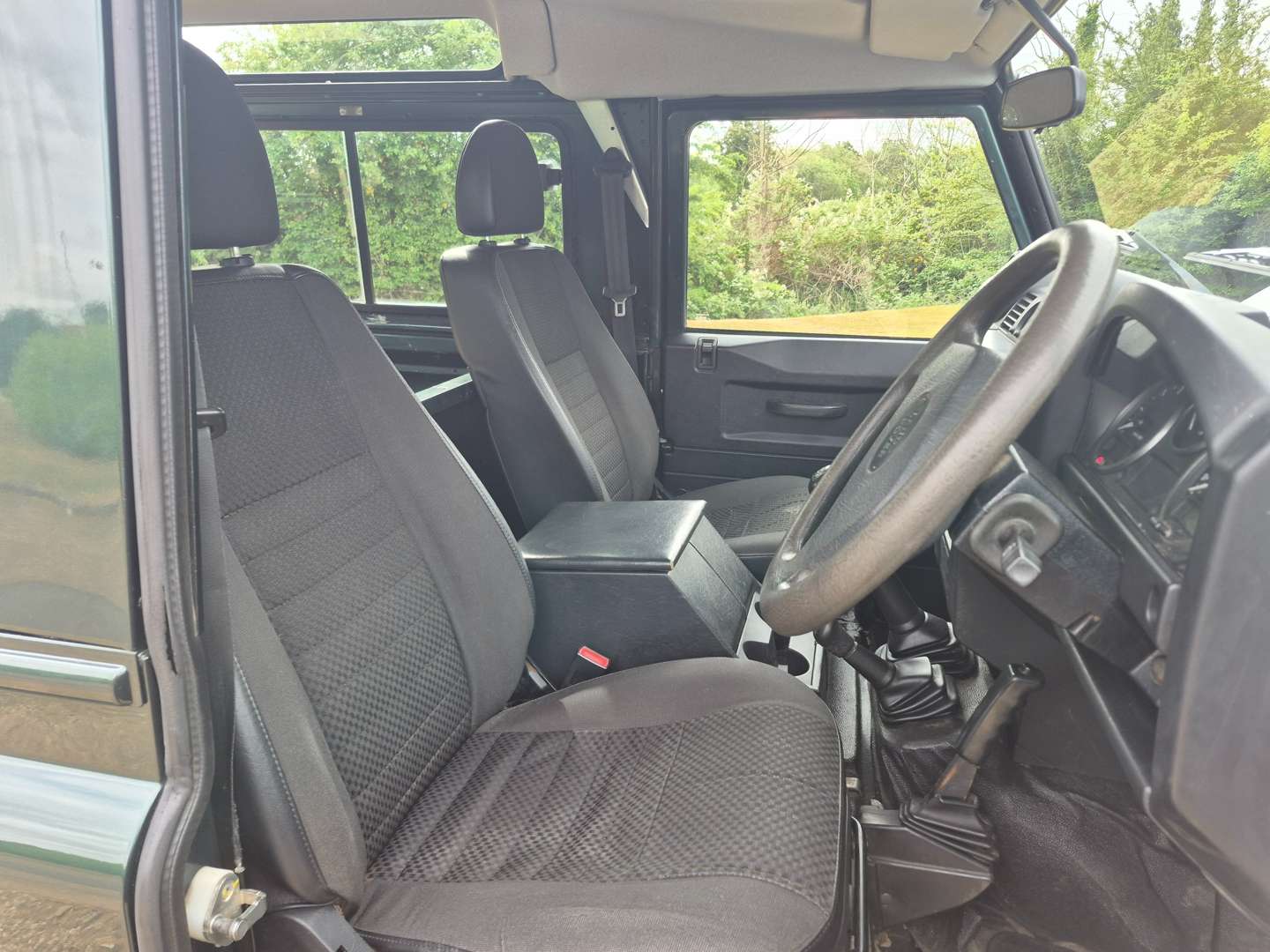 <p>2009 LAND ROVER DEFENDER 90 COUNTY HY SWB</p>