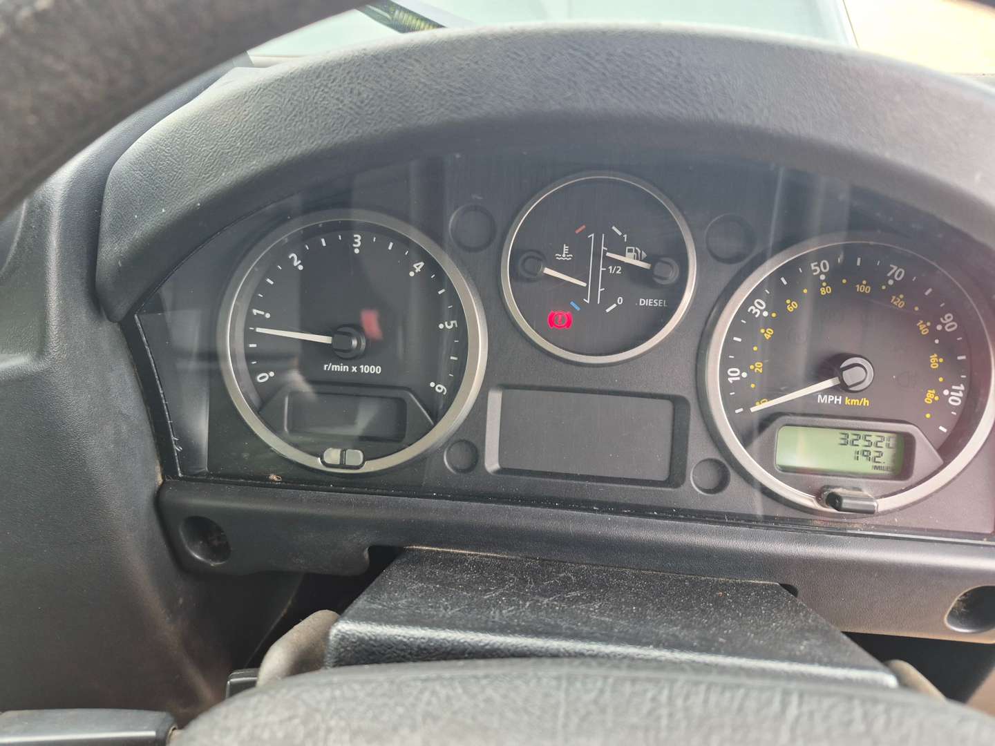 <p>2009 LAND ROVER DEFENDER 90 COUNTY HY SWB</p>