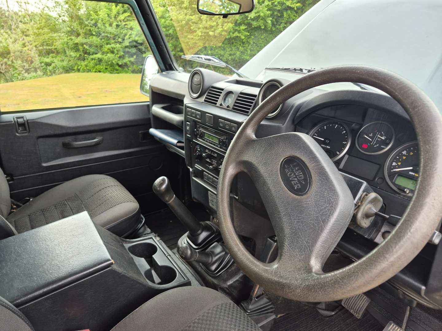 <p>2009 LAND ROVER DEFENDER 90 COUNTY HY SWB</p>
