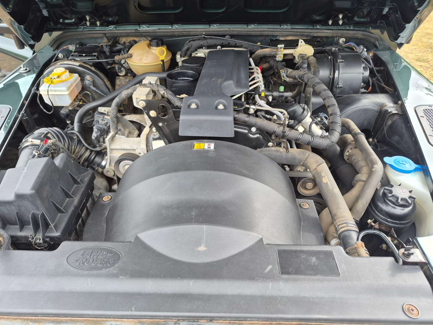 <p>2009 LAND ROVER DEFENDER 90 COUNTY HY SWB</p>