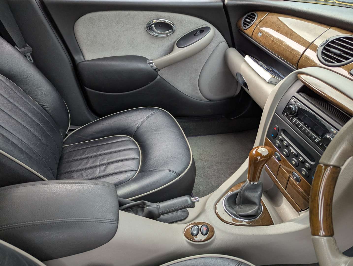 <p>2004 ROVER 75 CONNOISSEUR 1.8 SE</p>