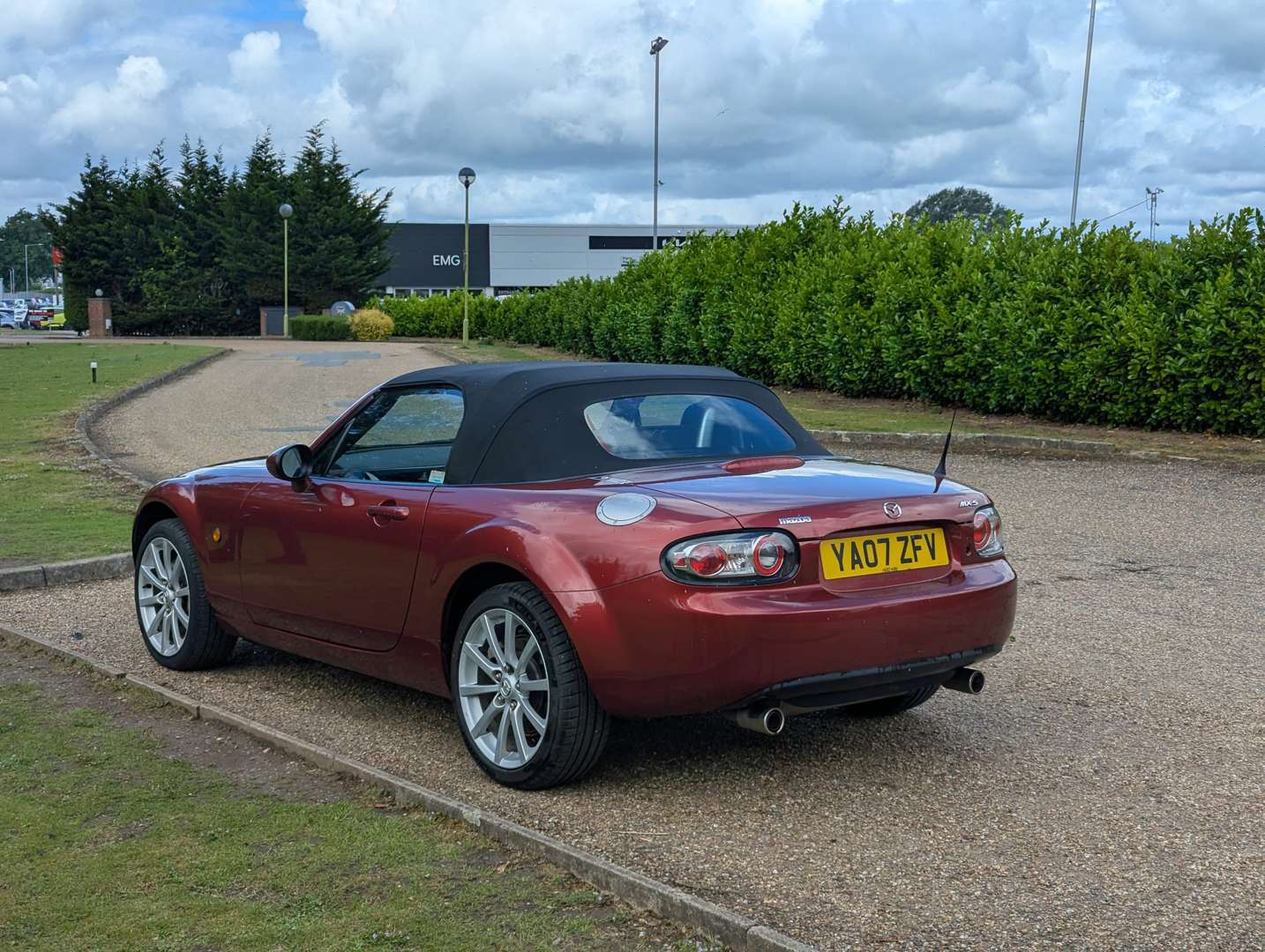<p>2007 MAZDA MX-5 SPORT</p>