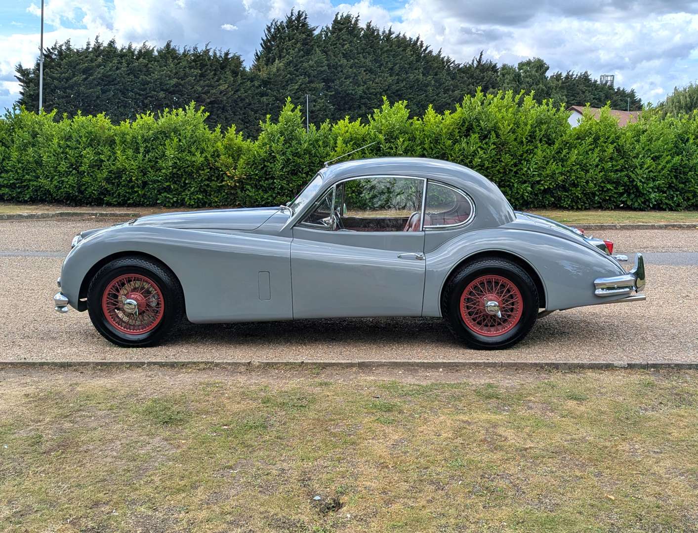 <p>1956 JAGUAR XK140 FHC</p>