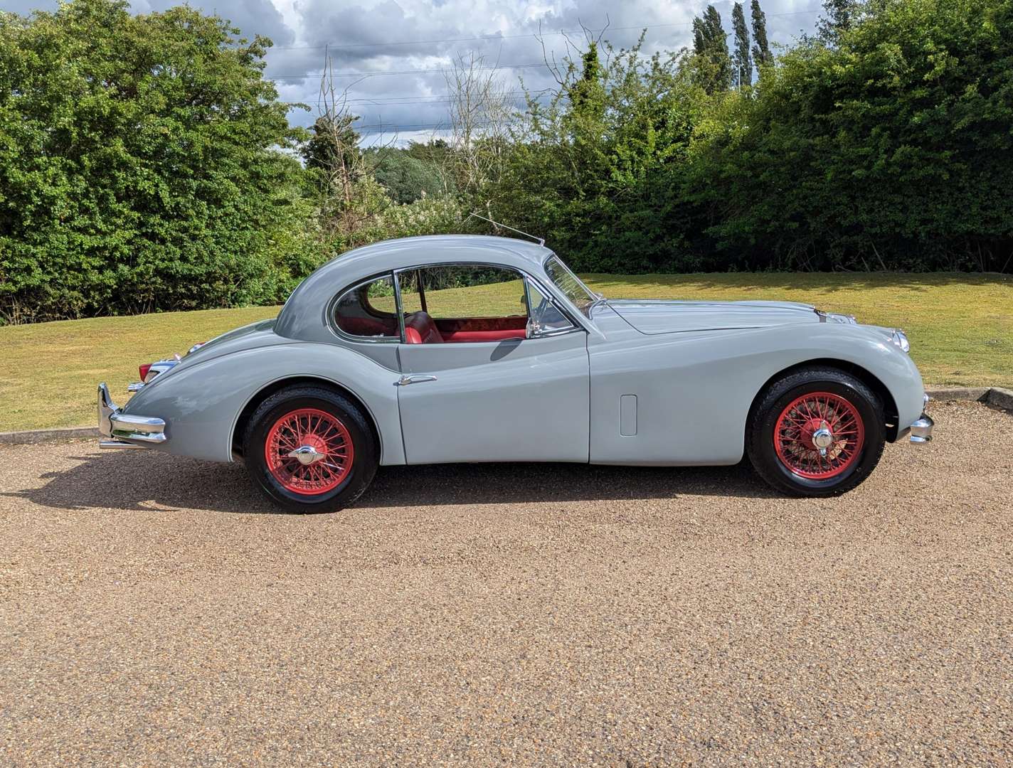 <p>1956 JAGUAR XK140 FHC</p>