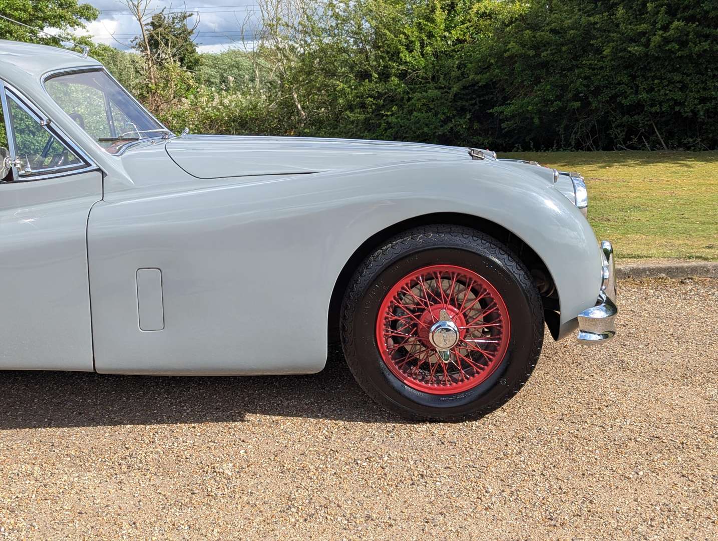 <p>1956 JAGUAR XK140 FHC</p>