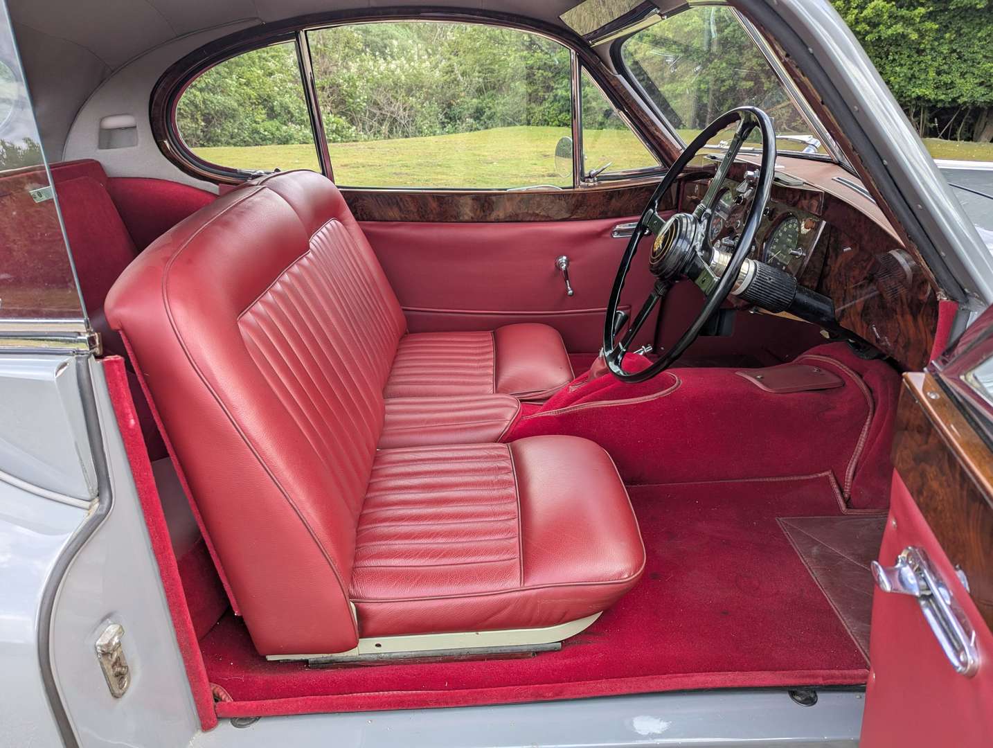 <p>1956 JAGUAR XK140 FHC</p>