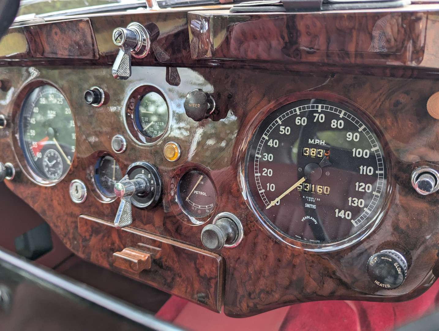 <p>1956 JAGUAR XK140 FHC</p>