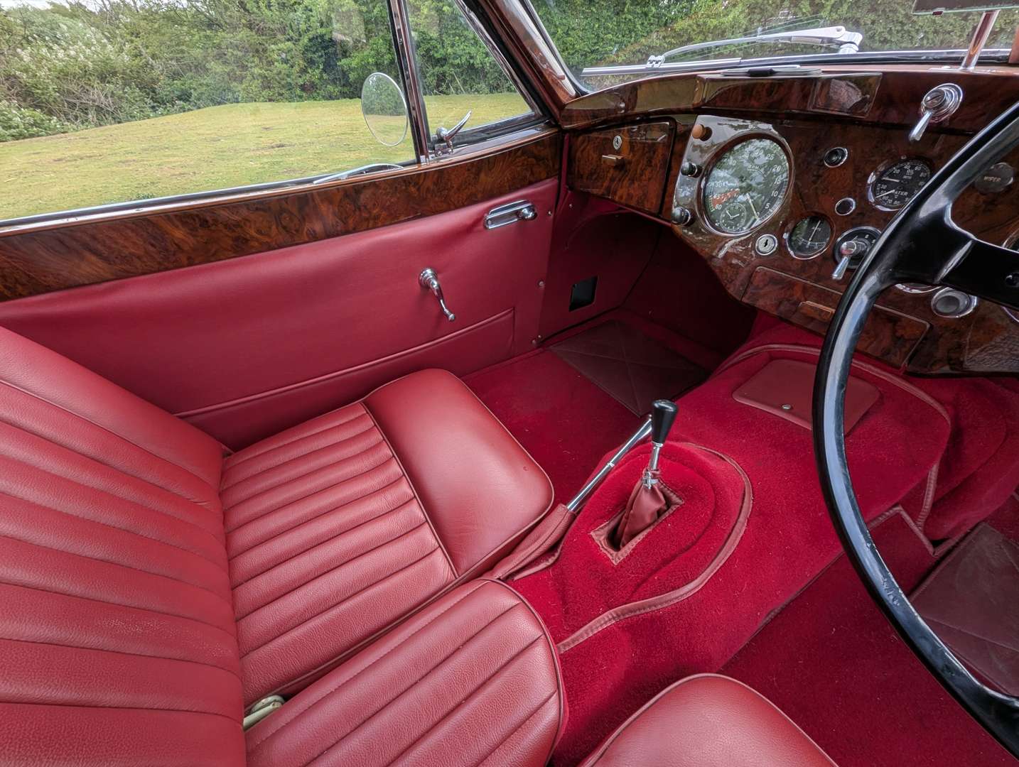 <p>1956 JAGUAR XK140 FHC</p>