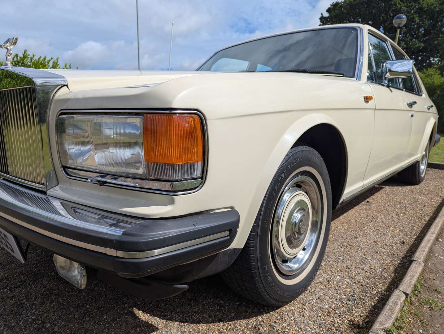 <p>1983 ROLLS ROYCE SILVER SPIRIT</p>