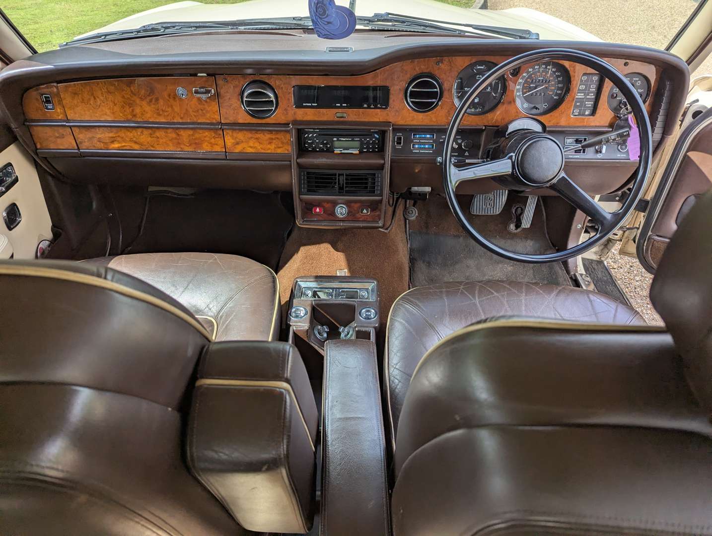 <p>1983 ROLLS ROYCE SILVER SPIRIT</p>