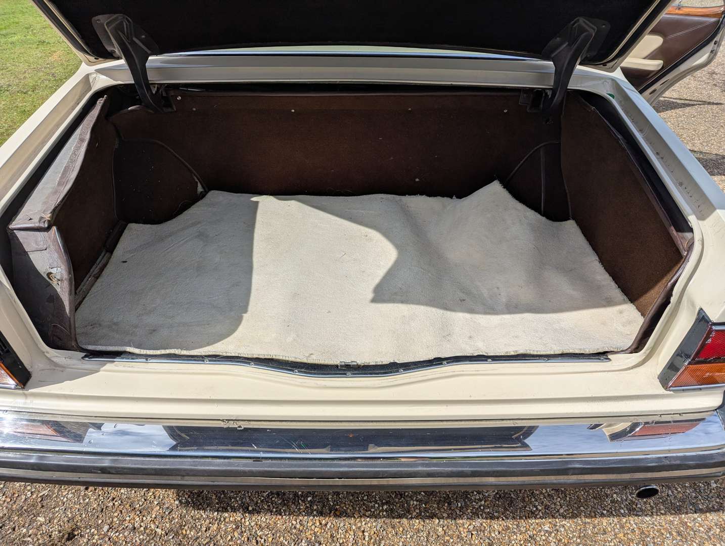 <p>1983 ROLLS ROYCE SILVER SPIRIT</p>