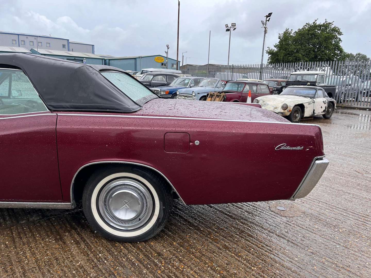 <p>1966 LINCOLN CONTINENTAL LHD</p>