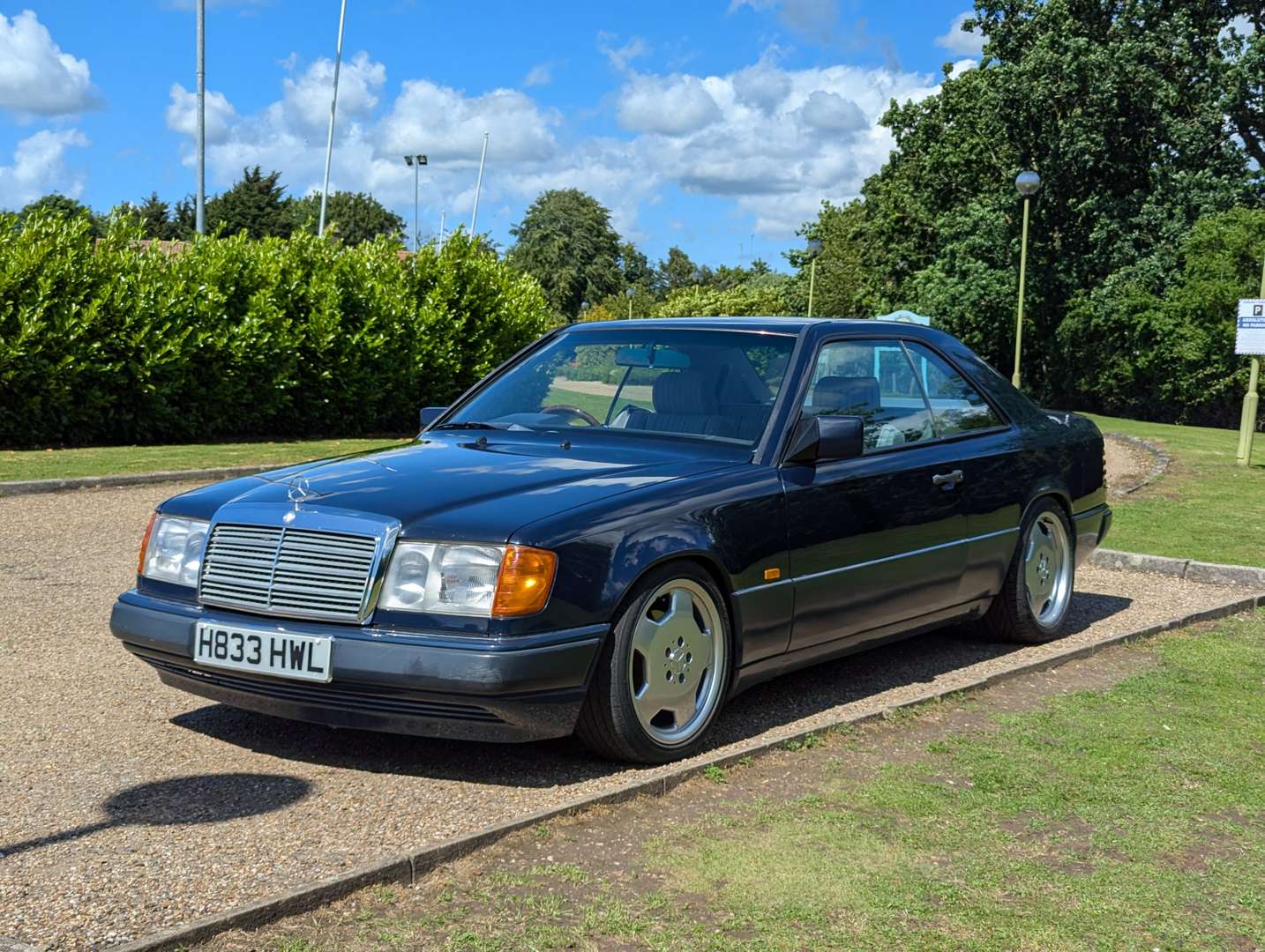 <p>1991 MERCEDES W124 230CE AUTO</p>