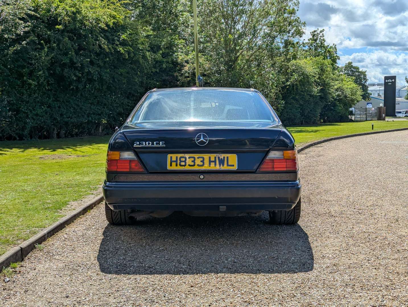 <p>1991 MERCEDES W124 230CE AUTO</p>