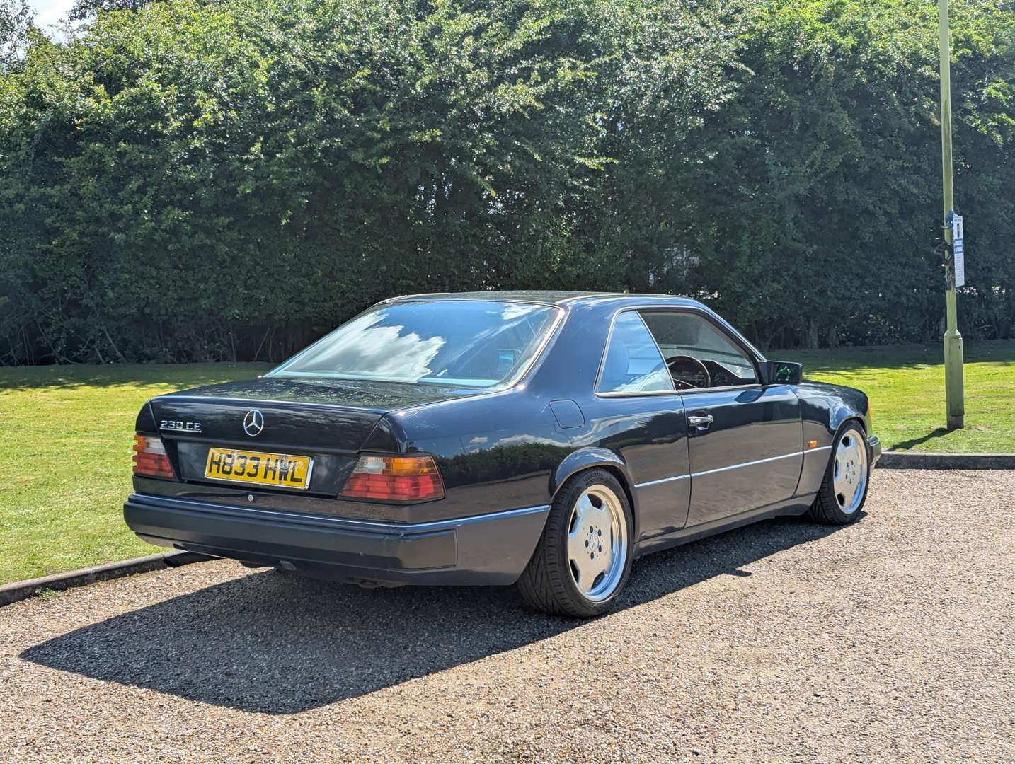 <p>1991 MERCEDES W124 230CE AUTO</p>