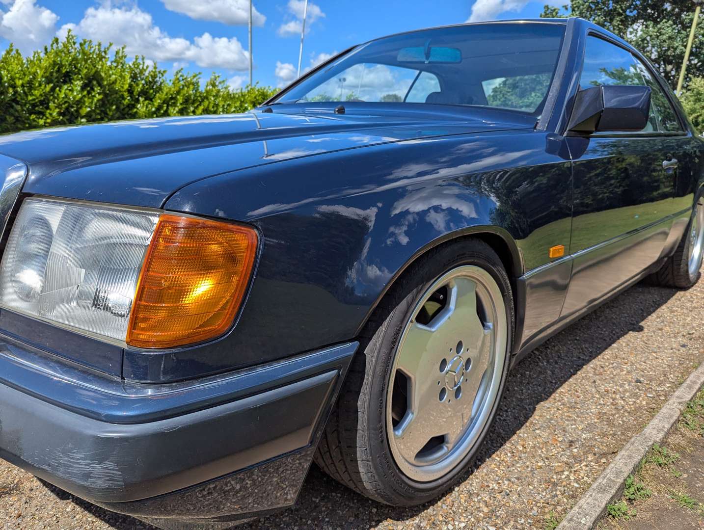 <p>1991 MERCEDES W124 230CE AUTO</p>