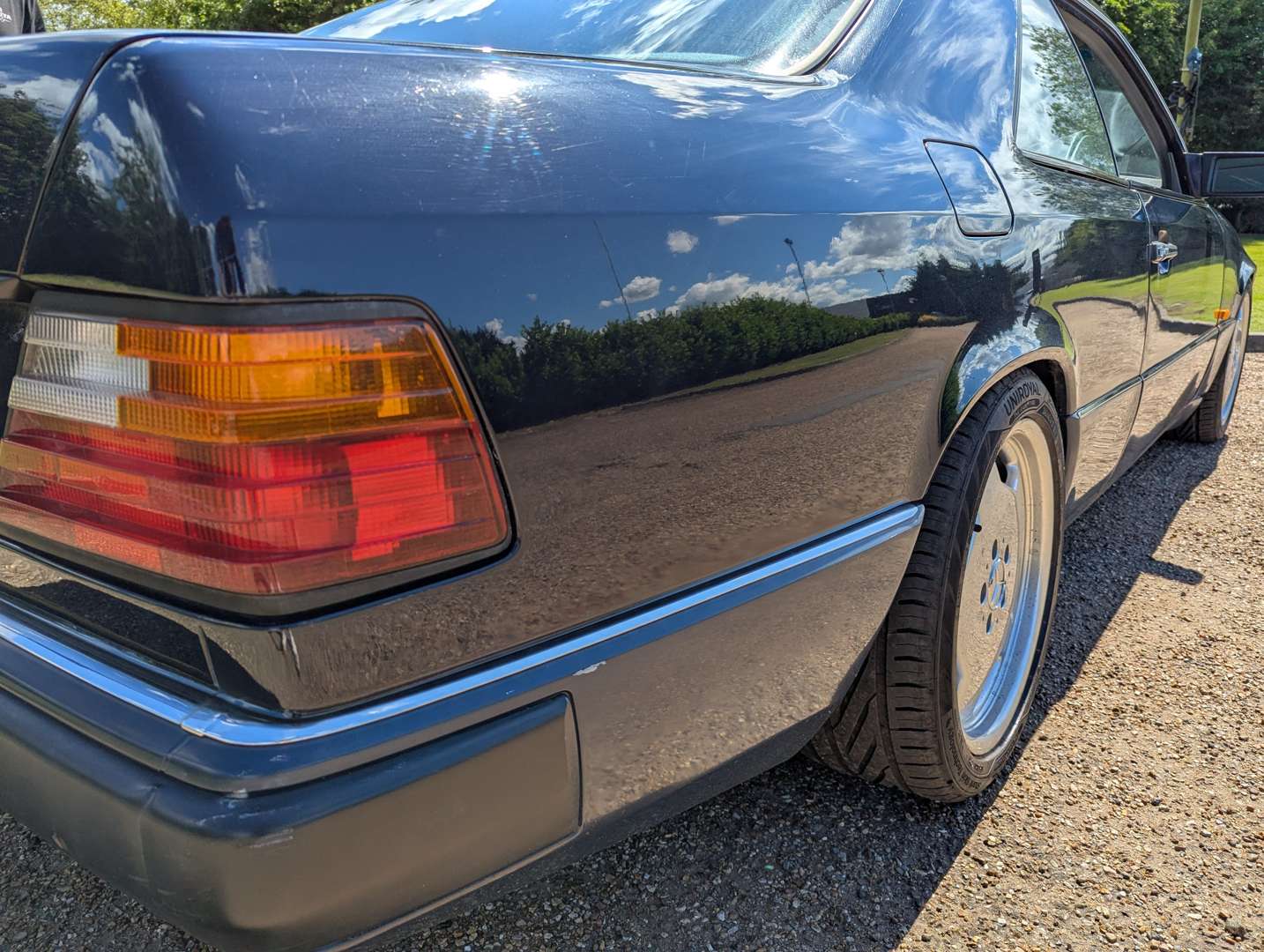 <p>1991 MERCEDES W124 230CE AUTO</p>
