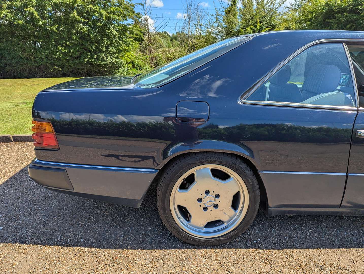 <p>1991 MERCEDES W124 230CE AUTO</p>