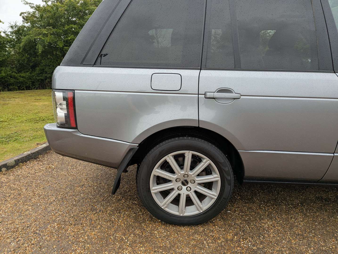 <p>2011 RANGE ROVER VOGUE SE TDV8</p>