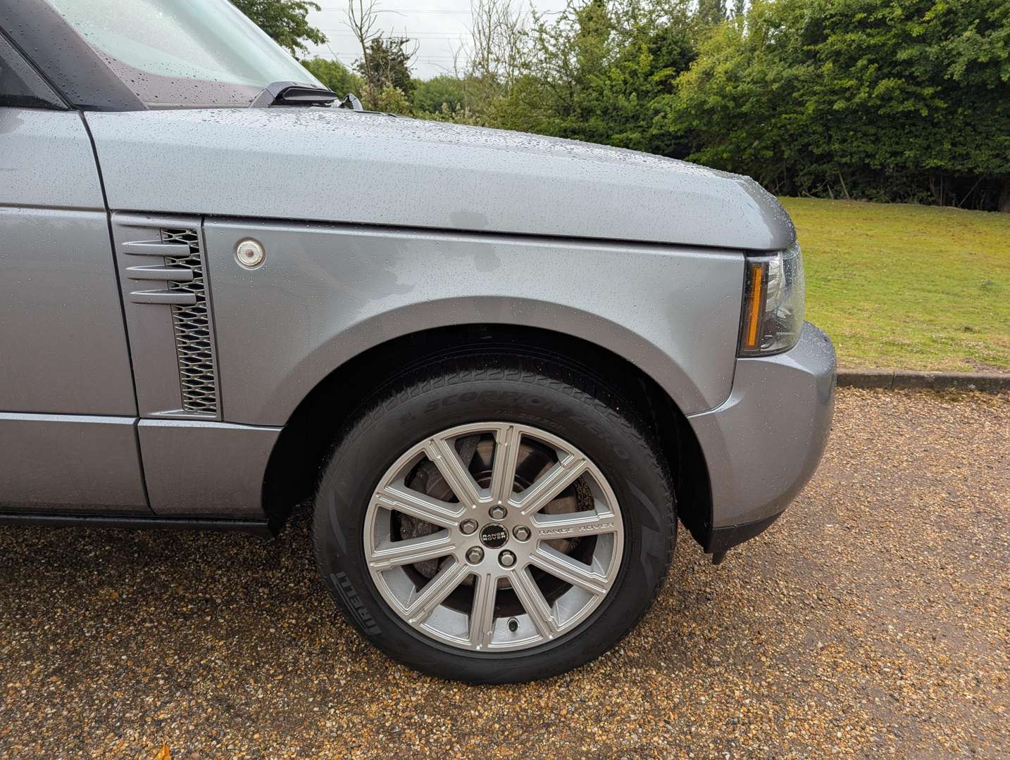 <p>2011 RANGE ROVER VOGUE SE TDV8</p>